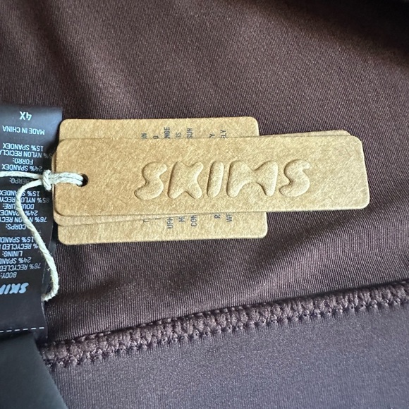 SKIMS Seamless Sporty Swim Mini Skirt Womens 4X Cocoa (SW-SKT-0800) Cocoa, NWT - Picture 7 of 10